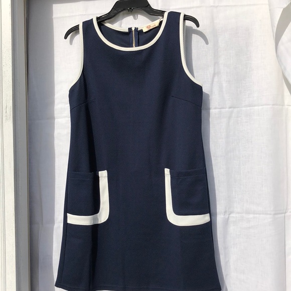 Aryeh Dresses & Skirts - Aryeh dress size medium